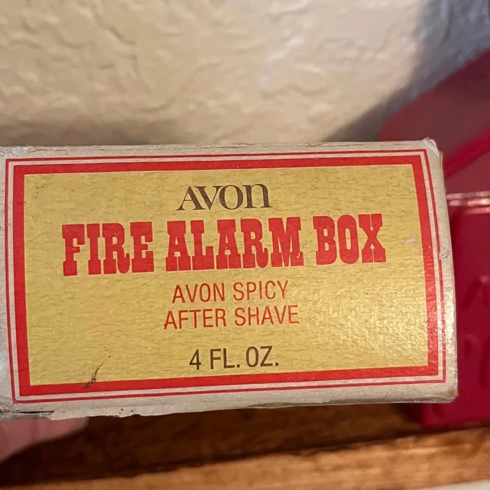 Vintage‎ Avon Fire Alarm Box Bottle Avon Spicy After Shave 1970's